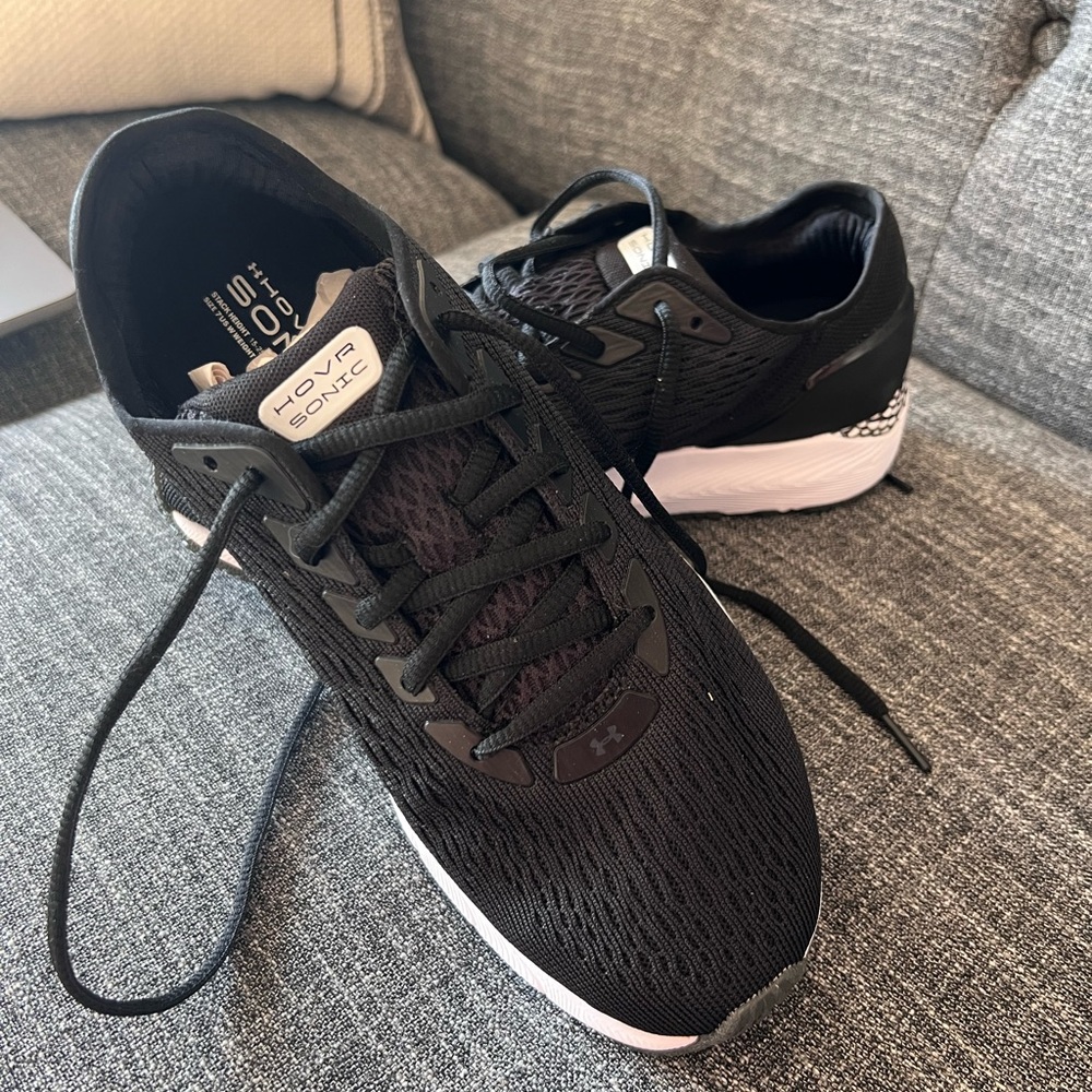 New Under Armour Hovr Sonic Sneakers (Size 7)